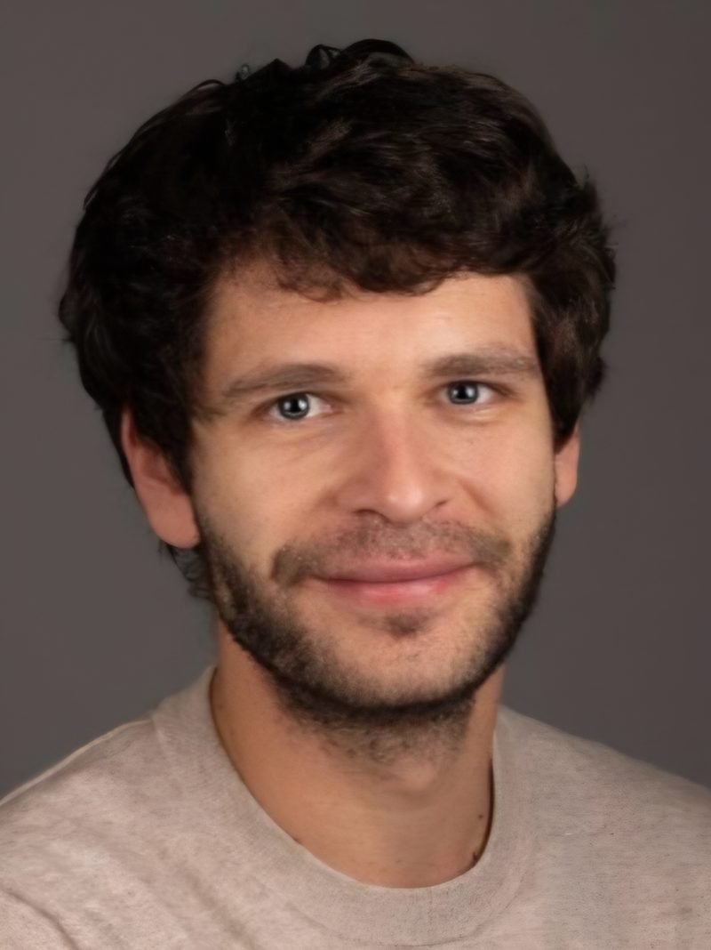 Asist. univ. dr. Radu-Dumitru Dragomir
